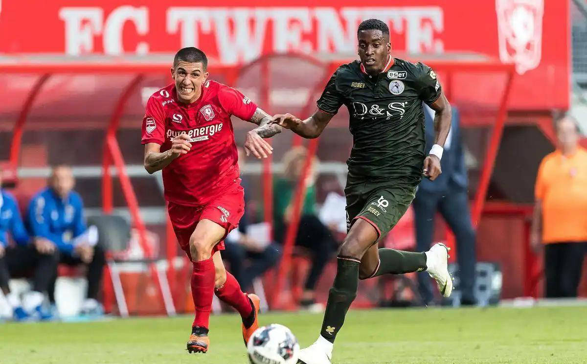 球迷们看到 球迷们看到