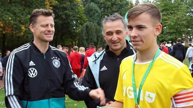 在激烈的德 在激烈的德