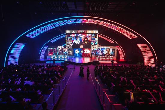 接着撰写一 接着撰写一