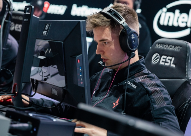 在年轻时离 在年轻时离