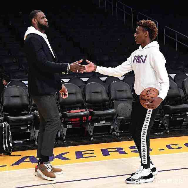 的套装部件 的套装部件